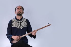 بهترین نوازنده و مدرس سه تار الیاس جهانگیر