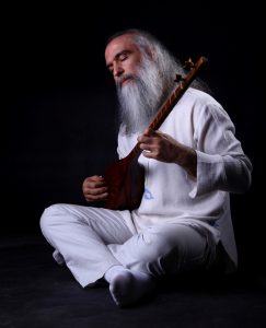 استادان معروف سه تار ایران داود آزاد