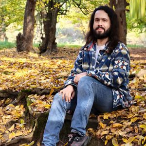 مدرس حرفه ای سه تار زهیر شکی